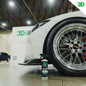 3D waterless used on motorcycle showing gentle, safe detailing benefit