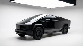 TRUE LINE Automotive 3M gloss black close-up reveals smooth texture and gloss benefit