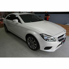 3M 2080 gloss white wrapped mirror demonstrating conformability and clean result benefit