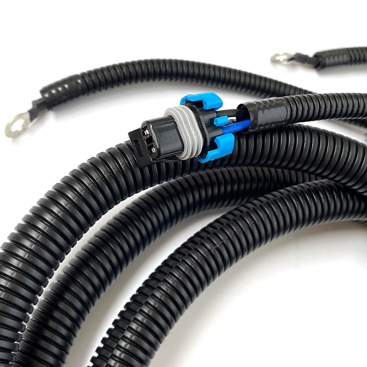 ACCYPRO connector close-up with metal contacts for reliable conductivity