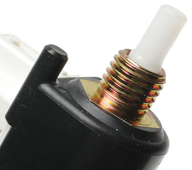 ACDelco E2219E connector detail highlighting secure terminals for durability