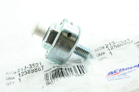 1A Auto AC DELCO close-up of sensor threads demonstrating durable construction