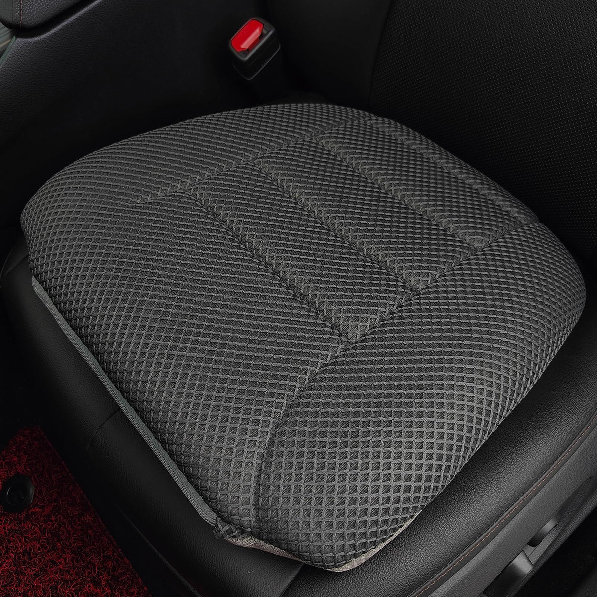 AEROiVi front view of booster cushion showing fit and coverage for comfort