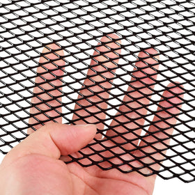 AggAuto close-up of 6x12mm rhombic holes highlighting airflow and debris protection