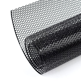 AggAuto front panel view showing full 47x16 black mesh and balanced airflow benefit