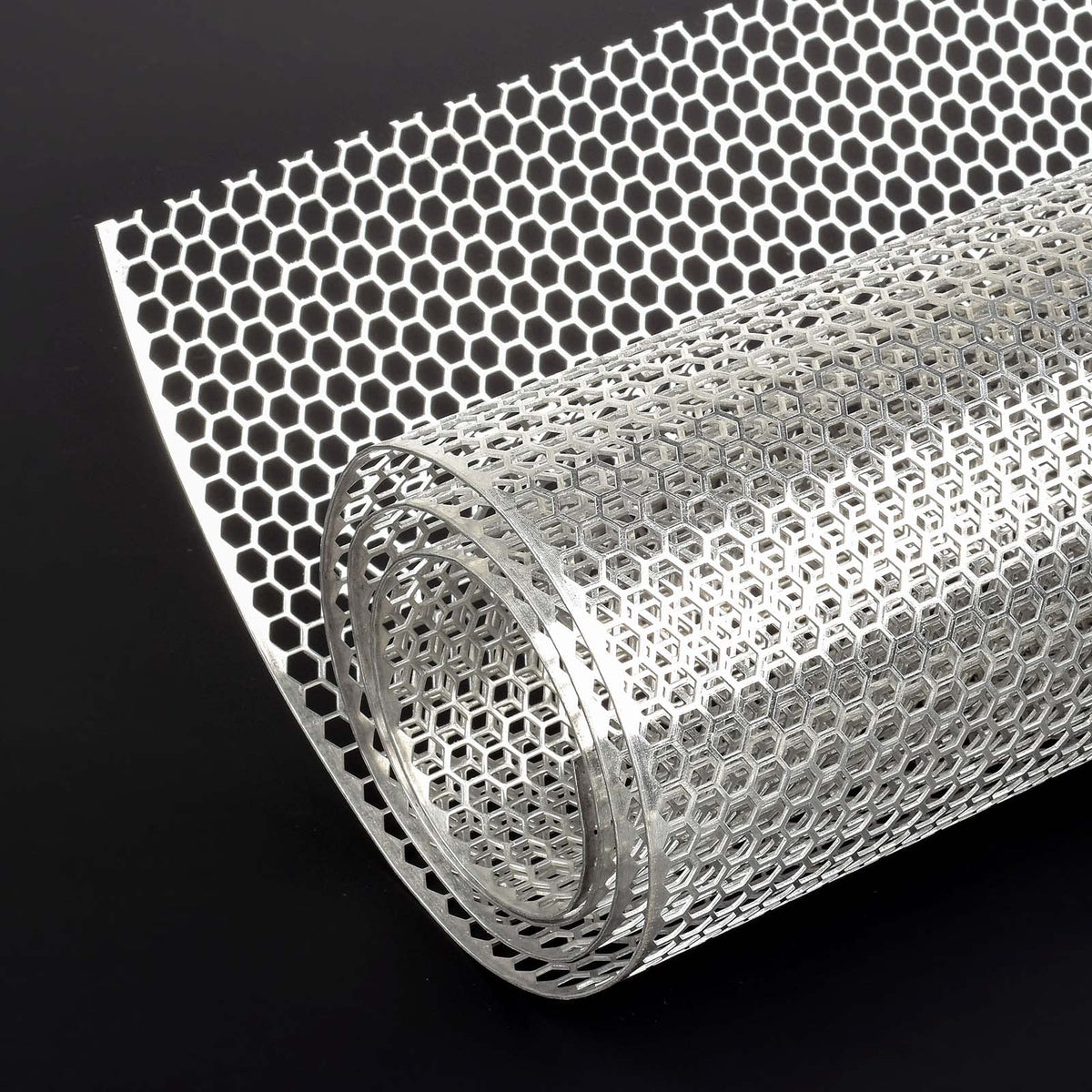 AggAuto front view of full 40x13 silver grill mesh showing protective coverage