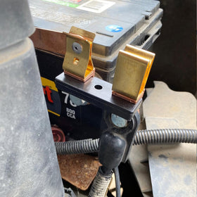Ampper in an RV battery tray demonstrating reliable power isolation on travels