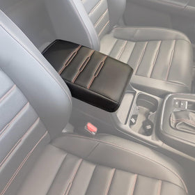 ANMOSVO cover resisting pet claws demonstrating protective benefit for interiors