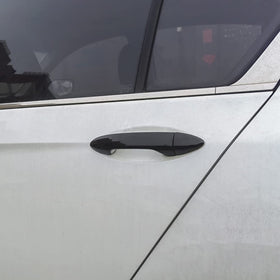 AOKIO on parked Accord in street scene showing stylish visual impact