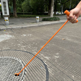AUTOAlkins puller next to ruler illustrating 32 inch total reach