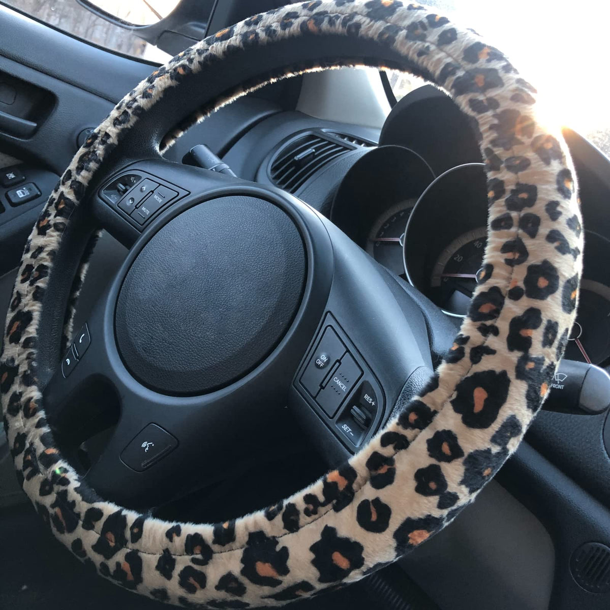 AUTOFAN shoulder pad and headrest covers showing coordinated comfort