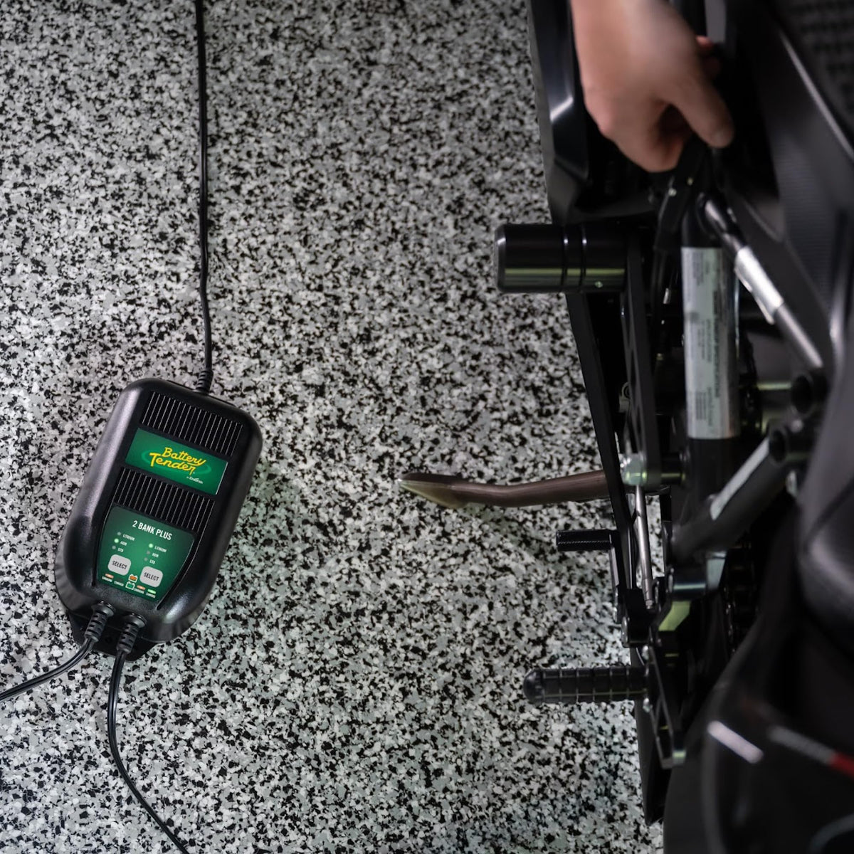 Battery Tender close-up LED indicator showing charging stage for instant status clarity