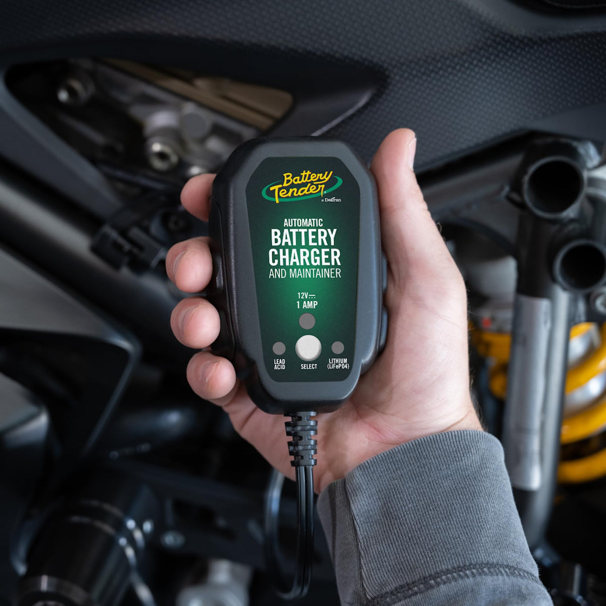 Battery Tender close-up controls and push-button to select battery chemistry