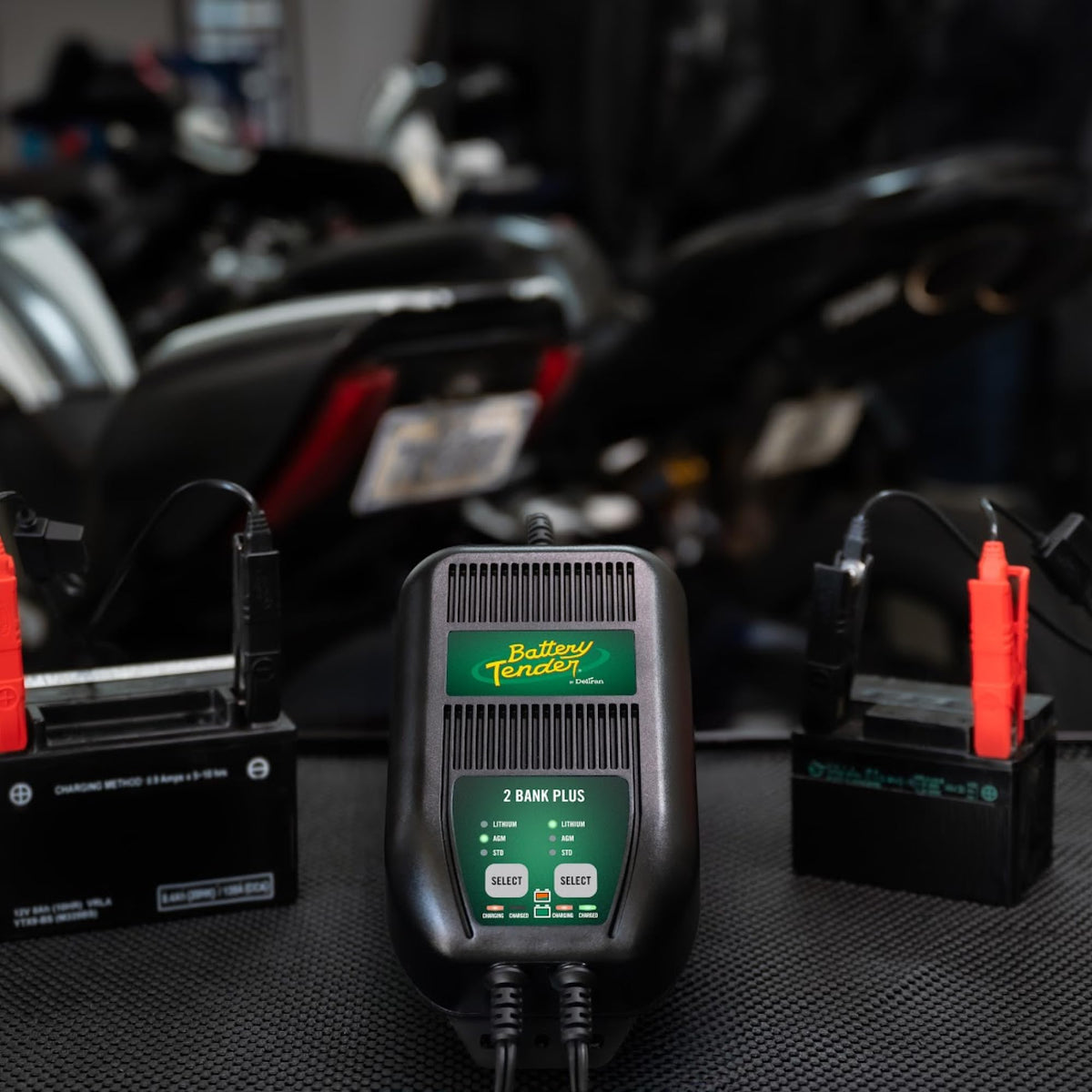Battery Tender side label with specifications and safety approvals for global compatibility