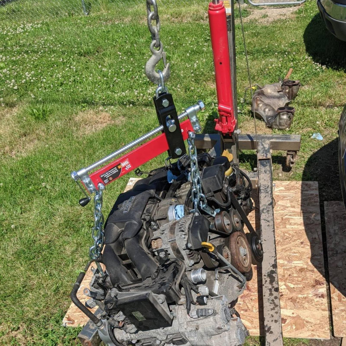 BIG RED next to engine to show scale and quick alignment benefit