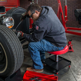BIG RED segmented tool tray detail keeping sockets and wrenches organized for fast access