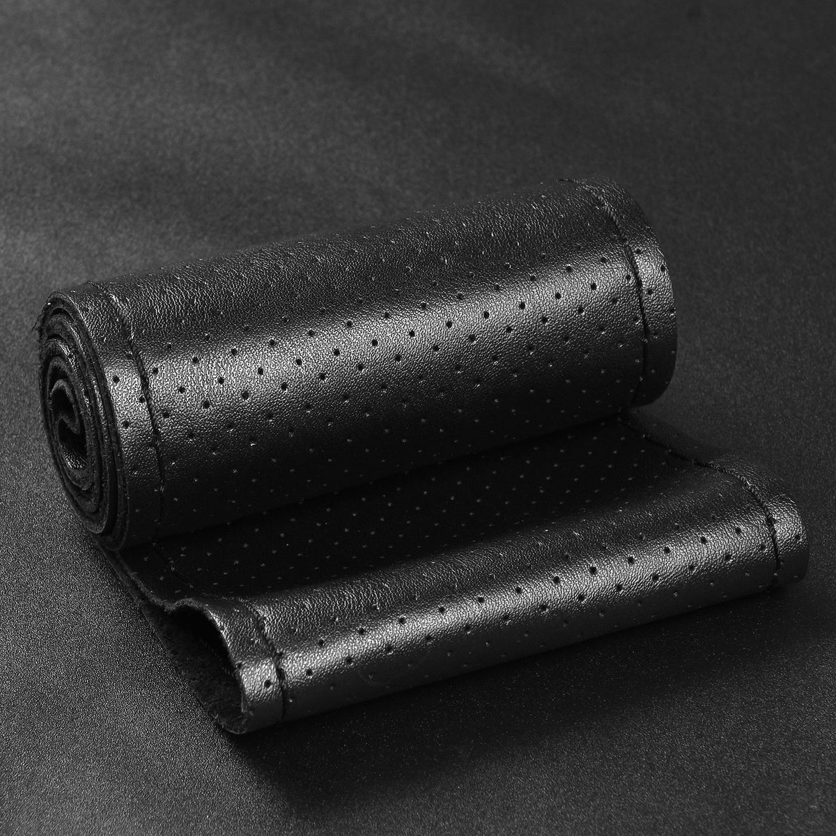 BMLEI close-up of cowhide grain and stitching for durable grip benefit
