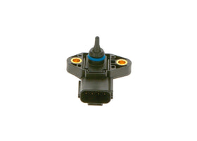 Bosch sensor side connector close-up highlighting secure electrical connection benefit