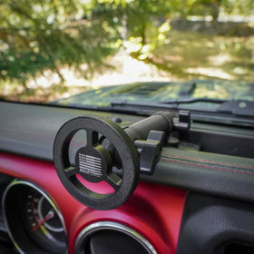 Bulletpoint close-up of carbon fiber + kevlar arm showing strength and lightness
