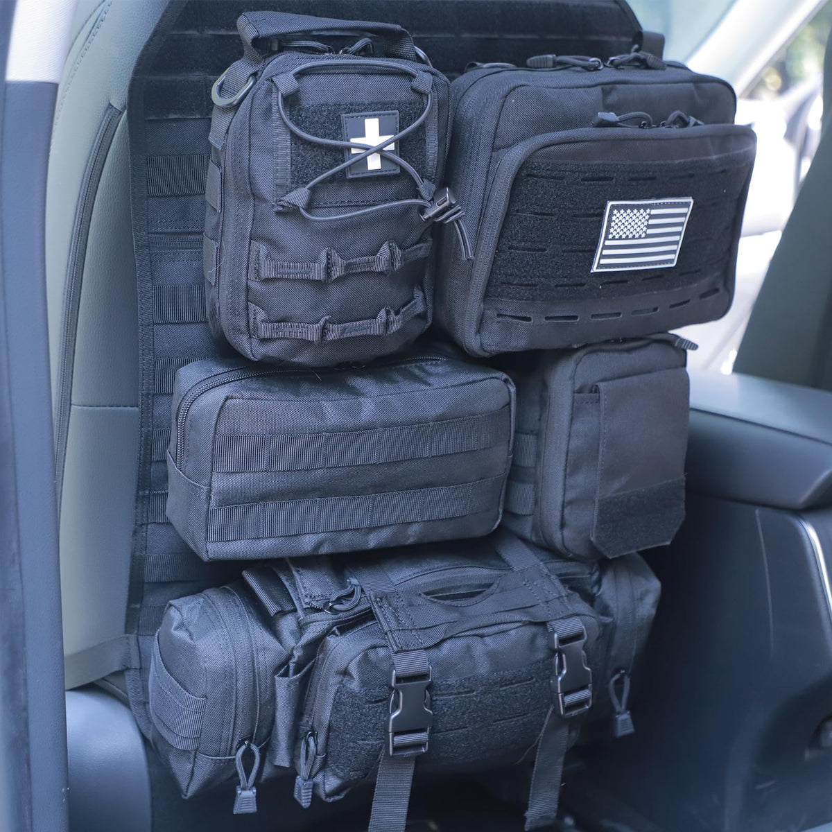 BXBXHD medical pouch opened displaying first-aid storage and rapid retrieval benefit