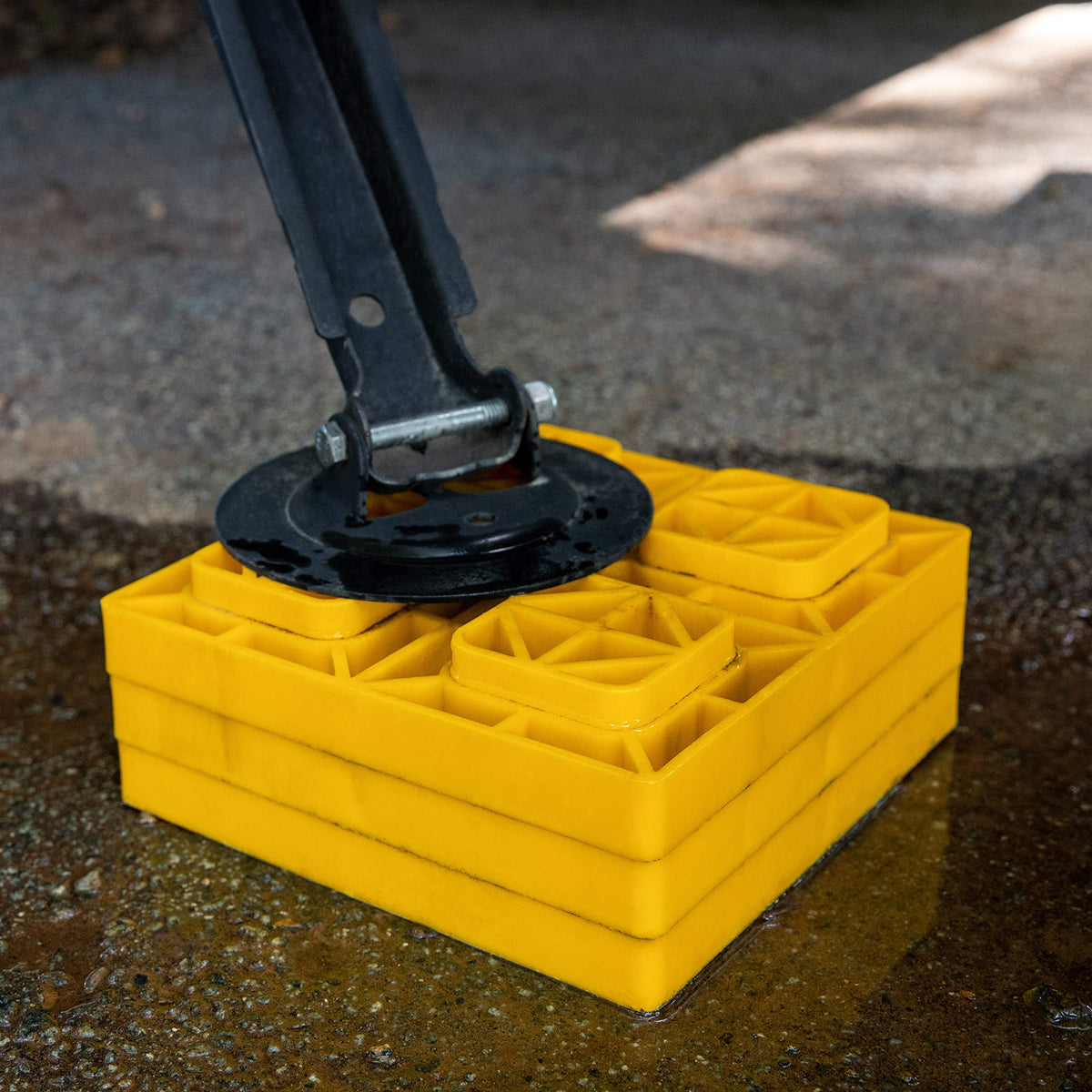 Camco top surface texture close view offering non-slip contact advantage