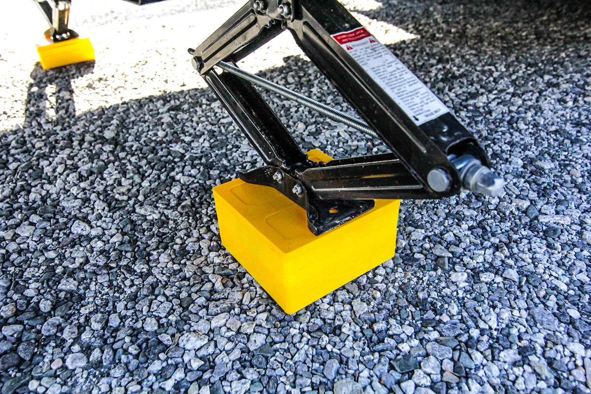 Camco close-up of cap texture highlighting durable UV-stabilized resin