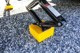 Camco close-up of cap texture highlighting durable UV-stabilized resin