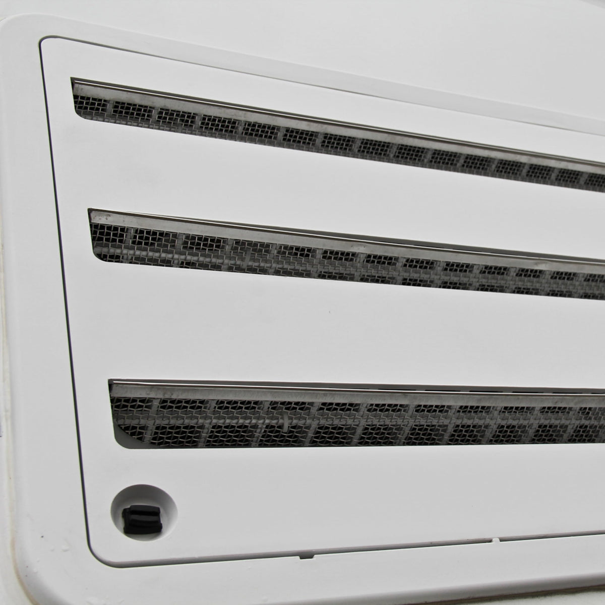 Camco screen being removed and replaced quickly without tools
