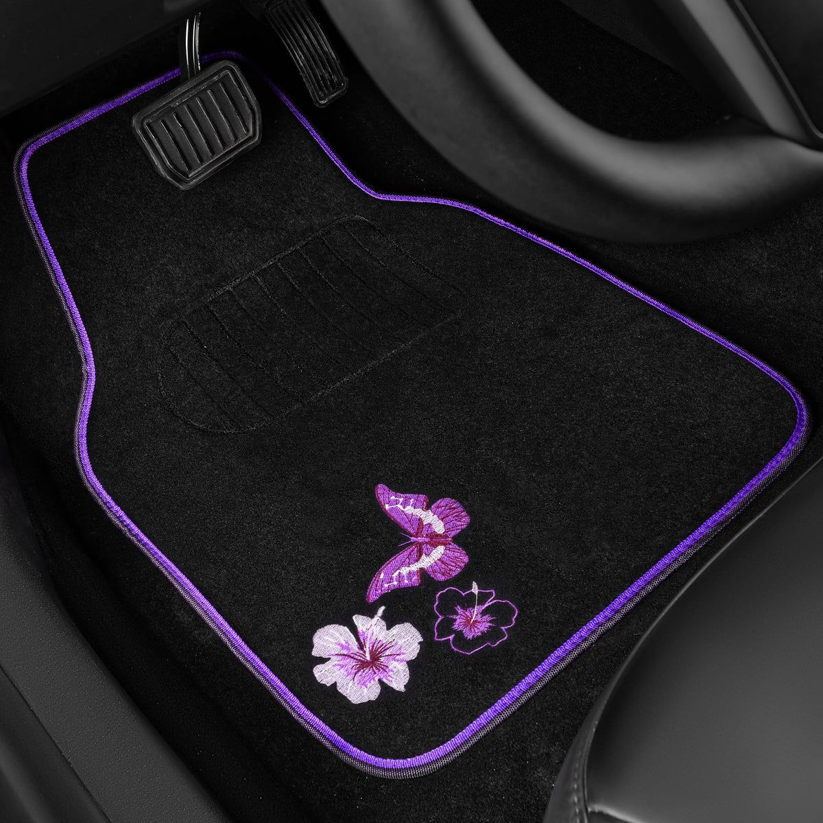 CAR PASS steering cover installed in car showing improved grip and control