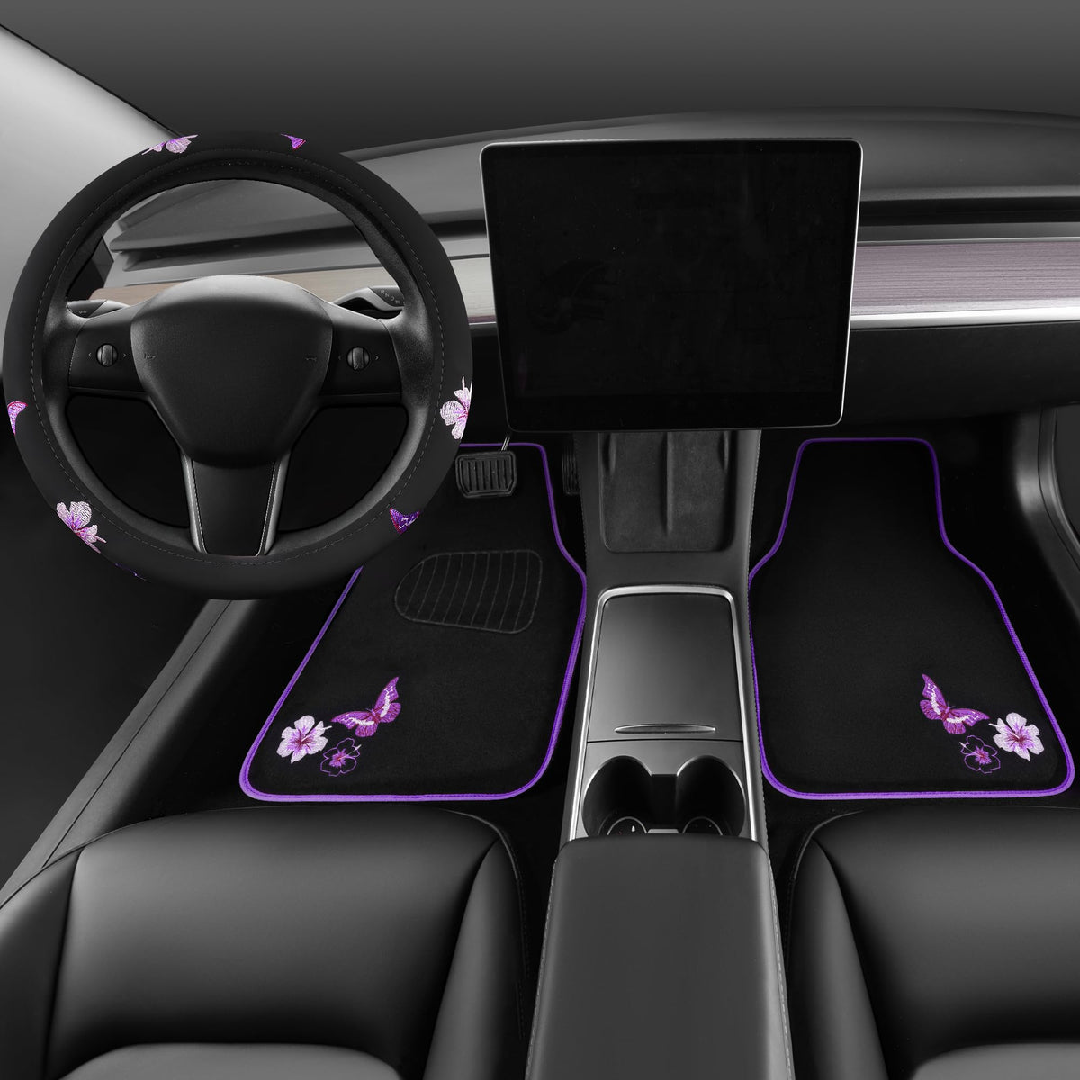 CAR PASS steering cover embroidery close-up displaying craftsmanship and comfort