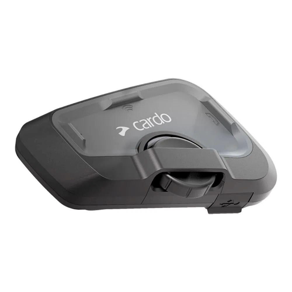 Cardo FREECOM 4X 40mm speaker closeup illustrating audio clarity and helmet fit benefit