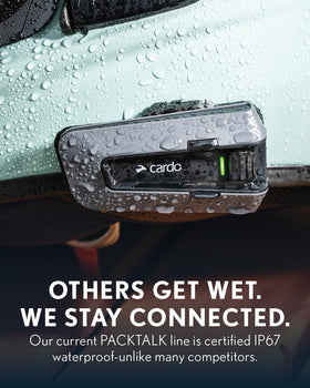 Cardo PACKTALK PRO mounted on helmet demonstrating stable fit and low-profile profile