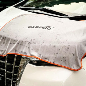 CARPRO DHydrate laid on car paint demonstrating streak‑free finish