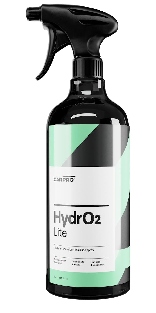 CARPRO HydrO2 Lite front bottle showing ready-to-use sealant and sprayer benefits