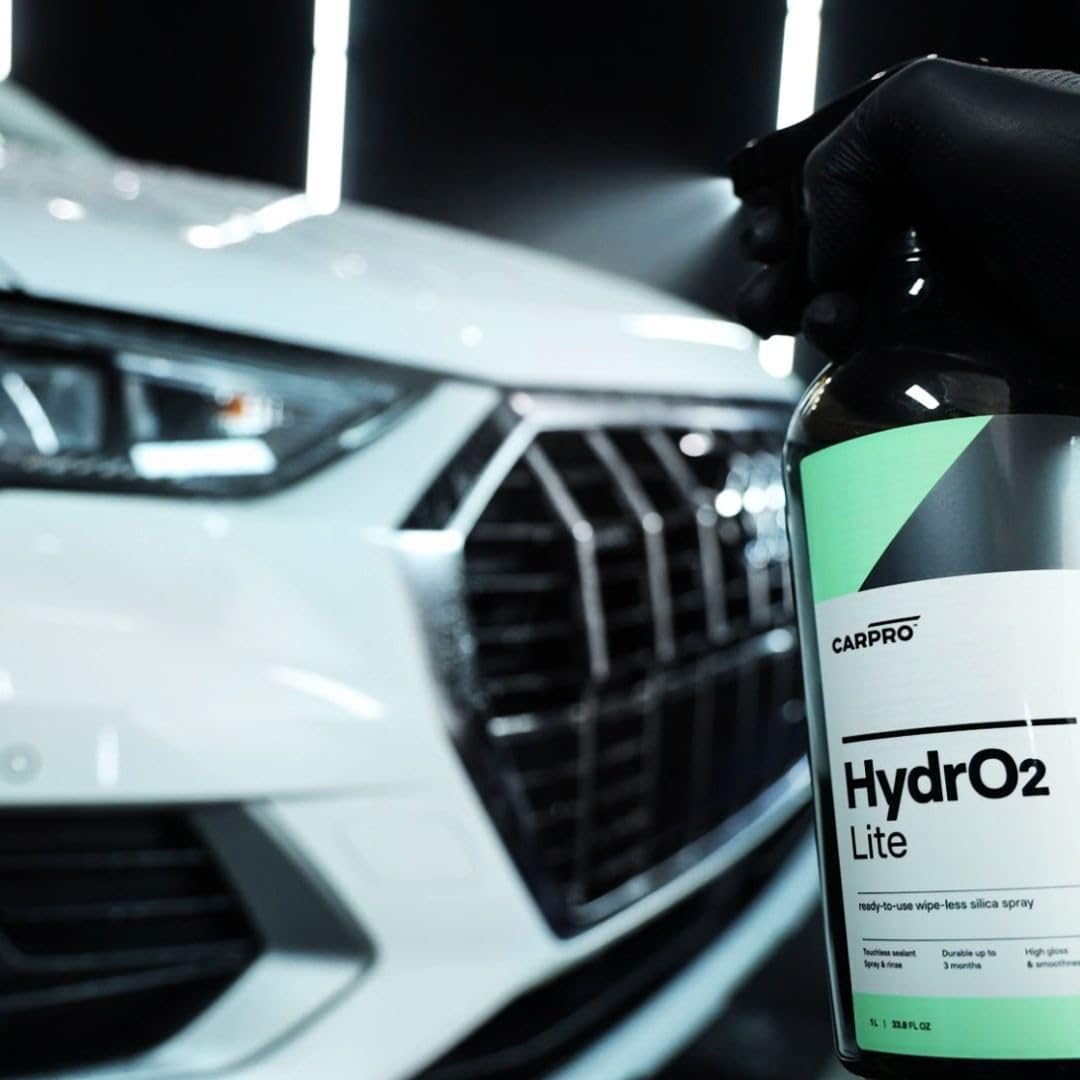 CARPRO HydrO2 Lite applied in wheel well demonstrating dirt-shedding advantage