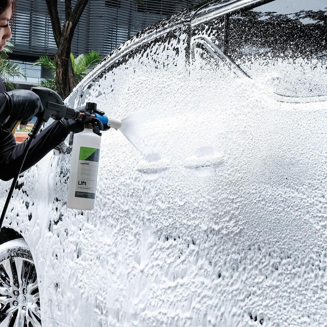 Close-up of CARPRO foam texture, demonstrating cling and active cleaning