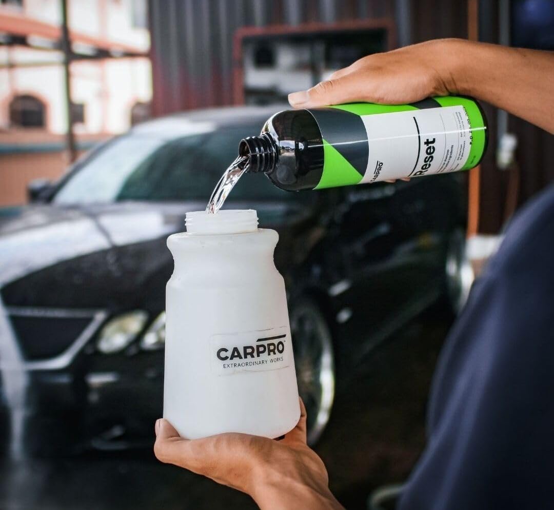 CARPRO Reset rich suds in wash bucket showing excellent lubrication for safe washing