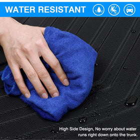 CARTIST waterproof demo with liquid beading to prevent stains