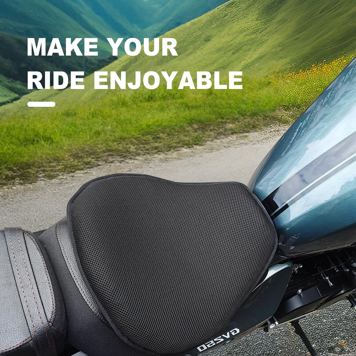 CERITORN lifestyle shot on long ride showing cooling and shock absorption
