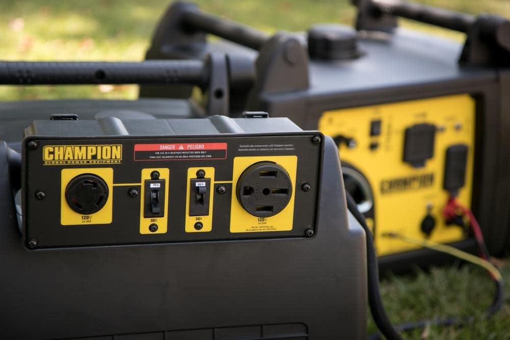 Champion ParaLINK clip connection close-up showing tool-free attachment advantage