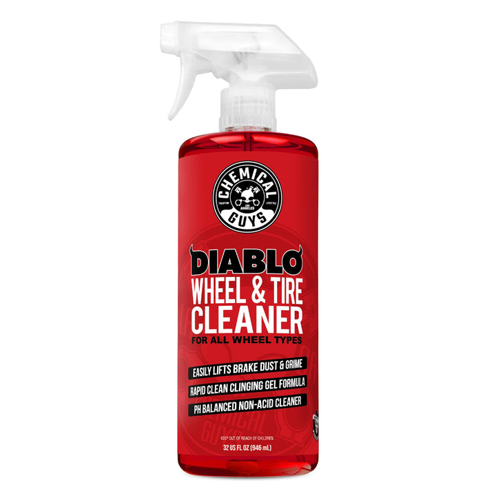 Chemical Guys front bottle view showing clear label and easy-spray cap benefit: quick identification