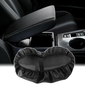 CKE in-car scene with pet showing protection from paws and everyday messes