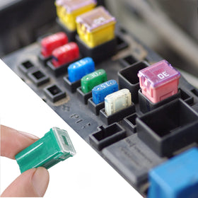 CrocSee open organizer with separated compartments keeping fuses sorted and accessible