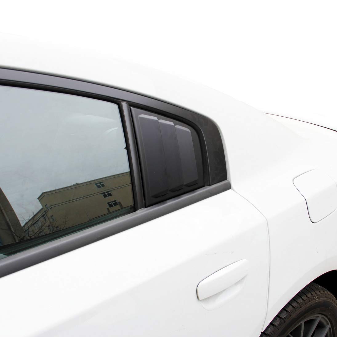 crosselec installed on driver side rear window, adds aggressive visual appeal