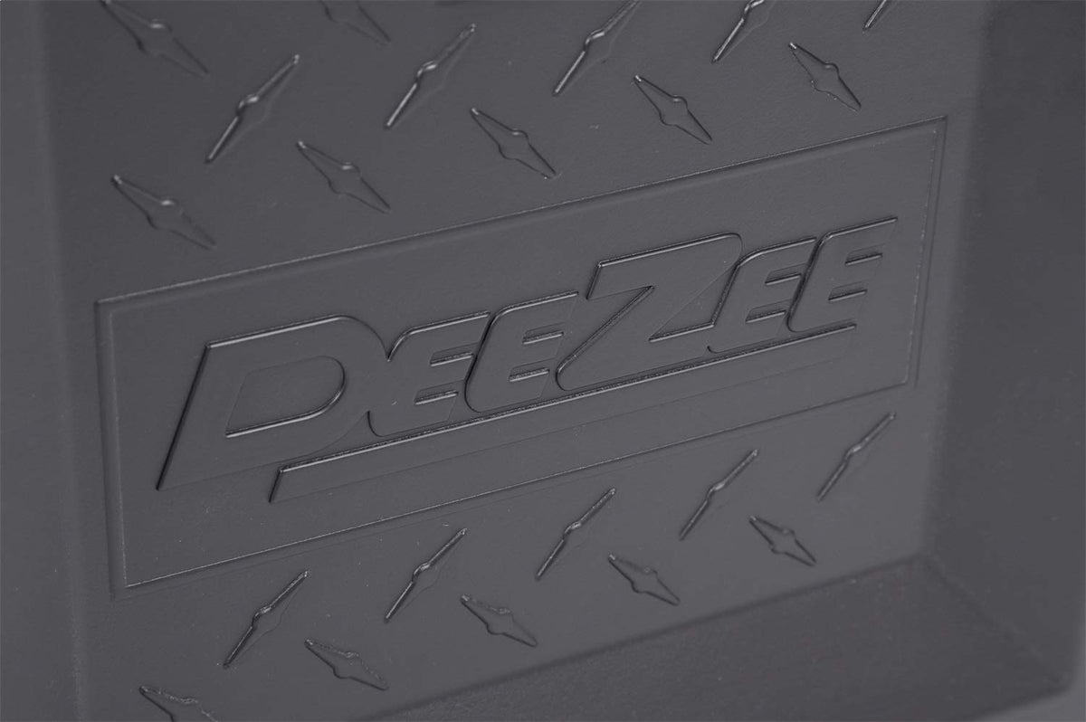 Dee Zee lid with steel hasp detail offering secure locking point