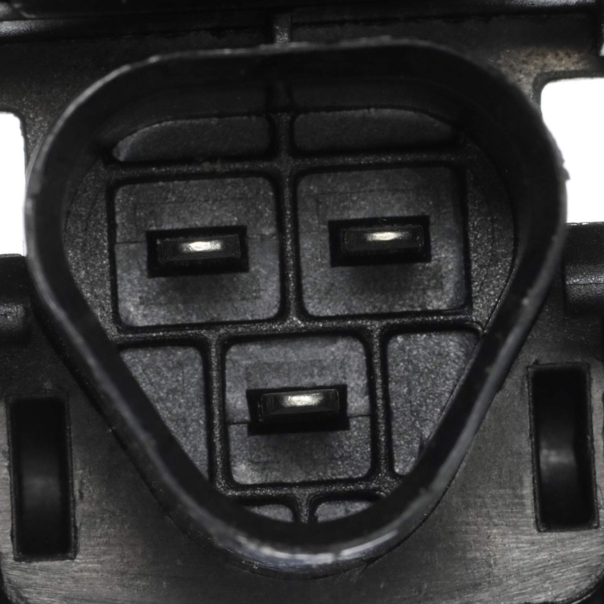 Delphi GN10572 installed on engine demonstrating straightforward replacement benefit