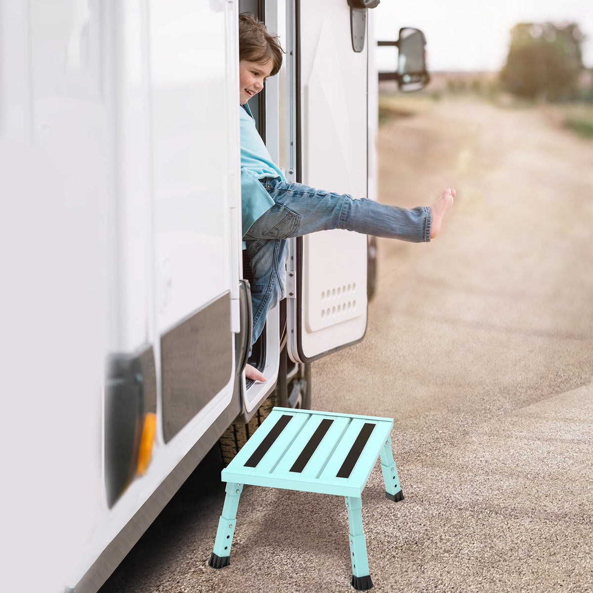 DEPSUNNY step at a campsite improving access and convenience