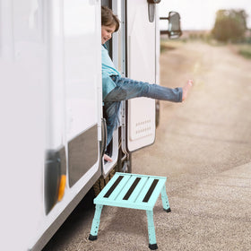 DEPSUNNY step at a campsite improving access and convenience