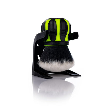 Detail Factory Curveball XL front view showing wide brush head and slick design benefit gentle coverage