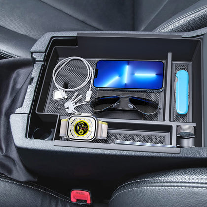 DIAMOOKY front view installed in 4Runner console shows neat organization and accessibility
